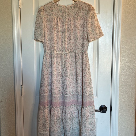 Thursday Island Floral Midi Dress in Soft Pink - Picture 4 of 8